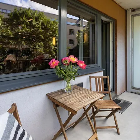 Cozy Right In Centre Apartment *