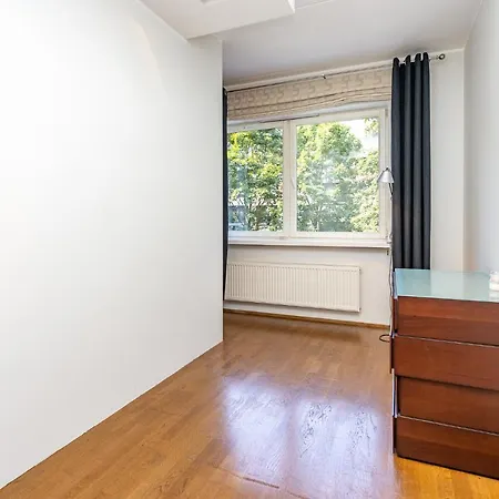 Cozy Right In Centre Apartment