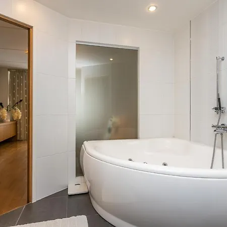Apartment Cozy Right In Centre *