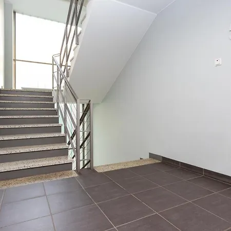Cozy Right In Centre Apartment